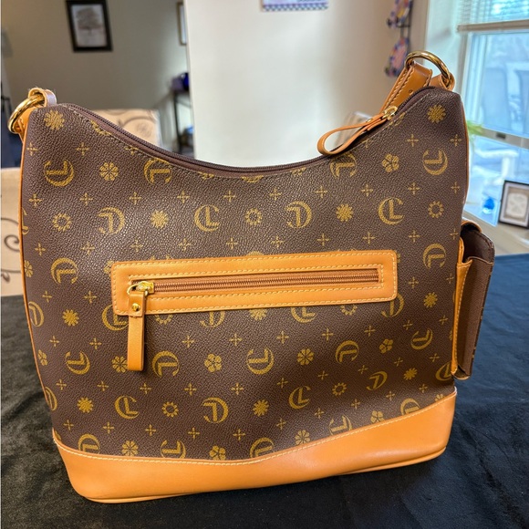 CL Carryland Brown/Tan Faux Leather Monogram Shoulder Bag - Picture 2 of 11